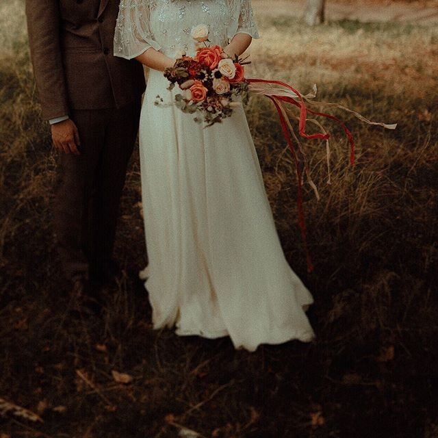 Just Wedding details ✨
Have a beautiful evening 😘♥️
.
.
.
.
.
.
#weddingday #photographetoulouse #photographemariage #weddinginfrance #preweddingphoto #prewedding #préwedding #empara #junebugwedding #weddingfeeling #weddingflowers #weddingdress #gettingmarried #gettingmarried2021